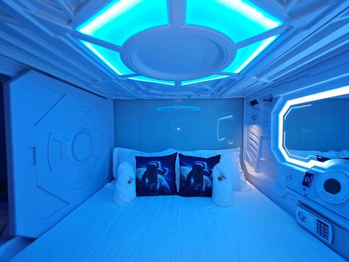 Galaxy Pods Capsule Hotel Boat Quay Singapura Exterior foto