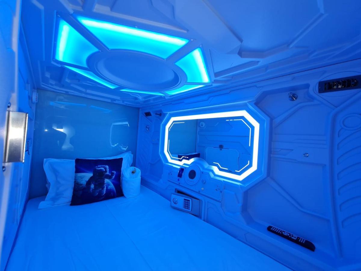 Galaxy Pods Capsule Hotel Boat Quay Singapura Exterior foto