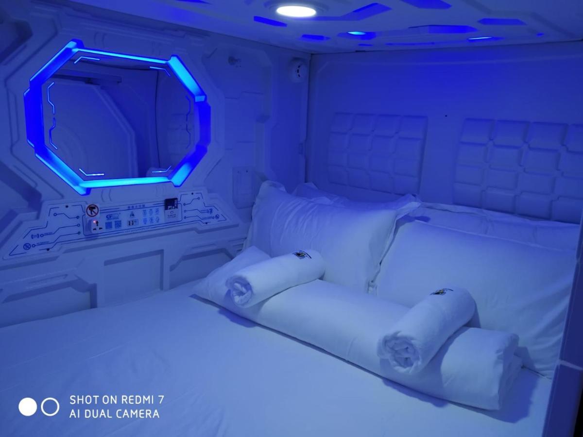 Galaxy Pods Capsule Hotel Boat Quay Singapura Exterior foto