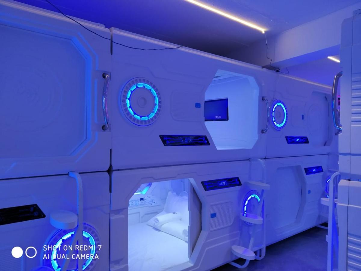 Galaxy Pods Capsule Hotel Boat Quay Singapura Exterior foto